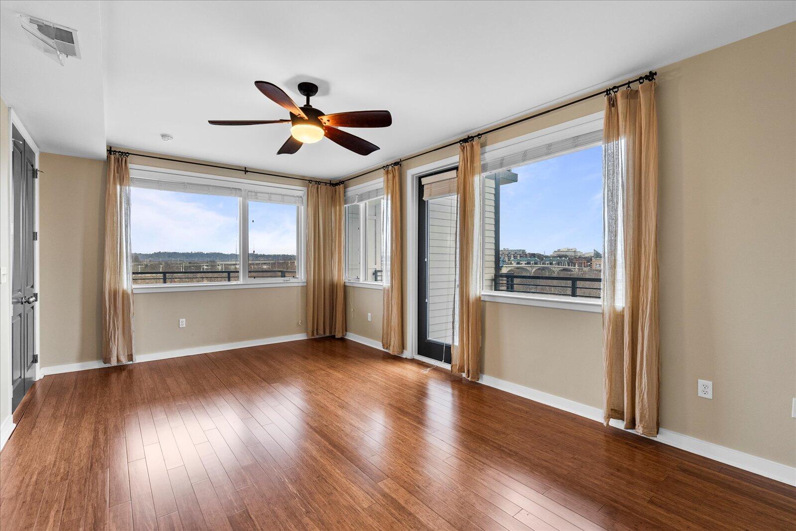 200 Manufacturers Road, Unit 506 Chattanooga, TN 37405 - Photo 15 of 55 Primary bedroom