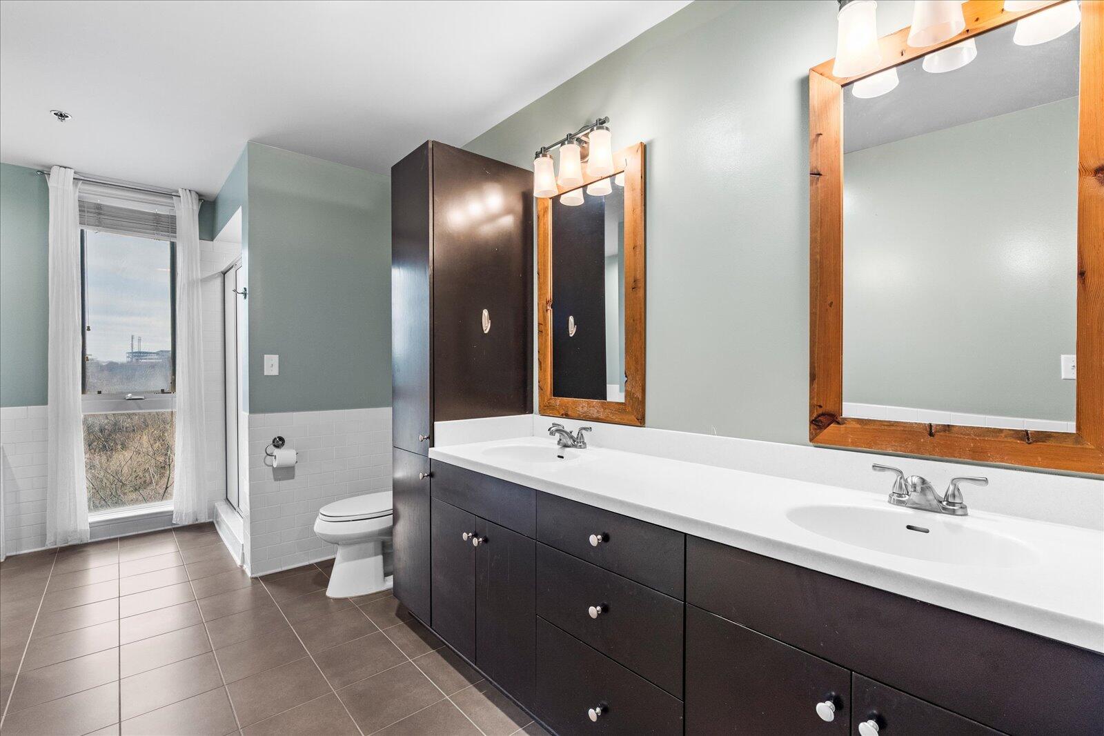 200 Manufacturers Road, Unit 506 Chattanooga, TN 37405 - Photo 17 of 55 Primary bathroom