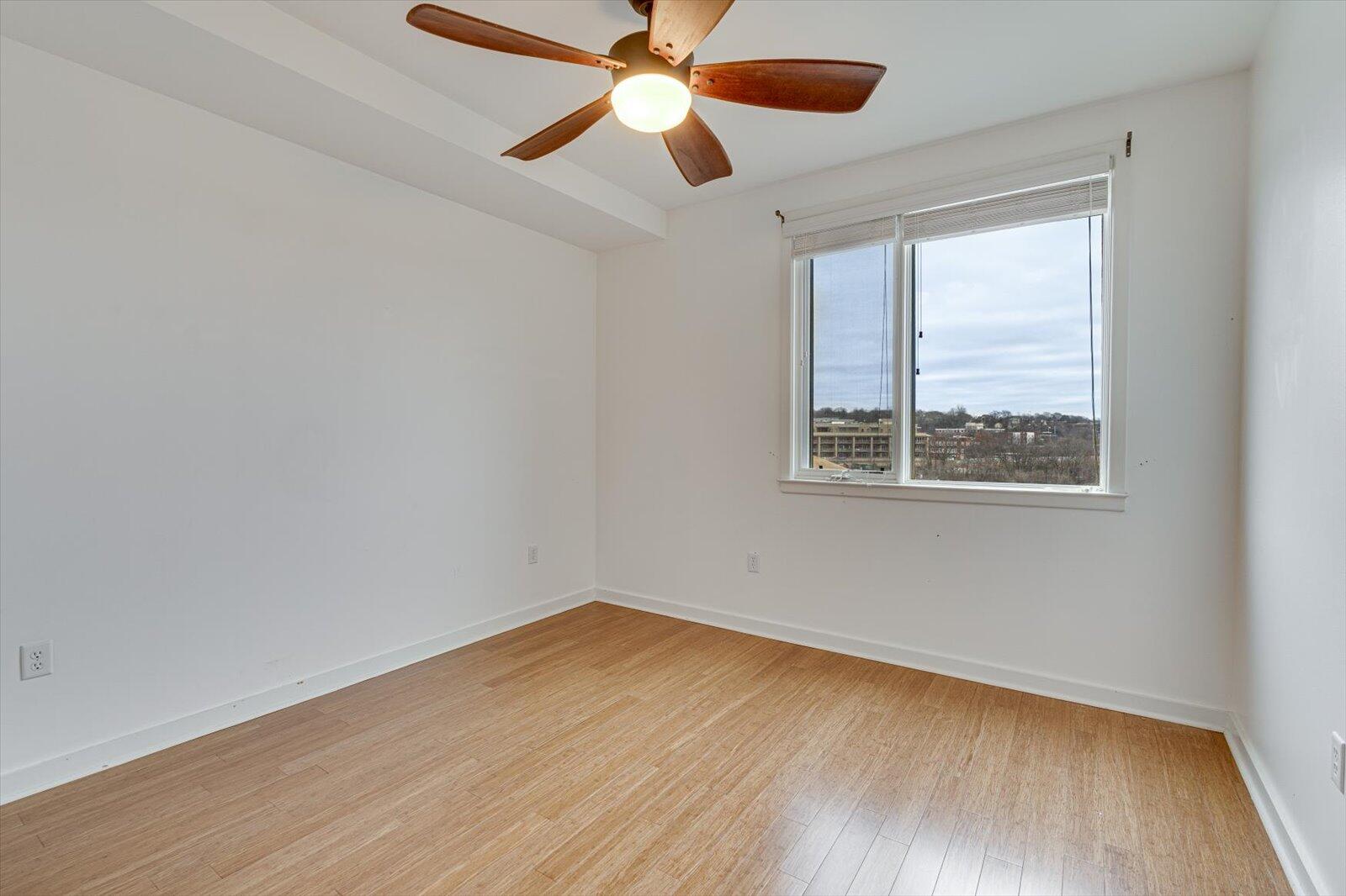 200 Manufacturers Road, Unit 506 Chattanooga, TN 37405 - Photo 21 of 55 Bedroom 2