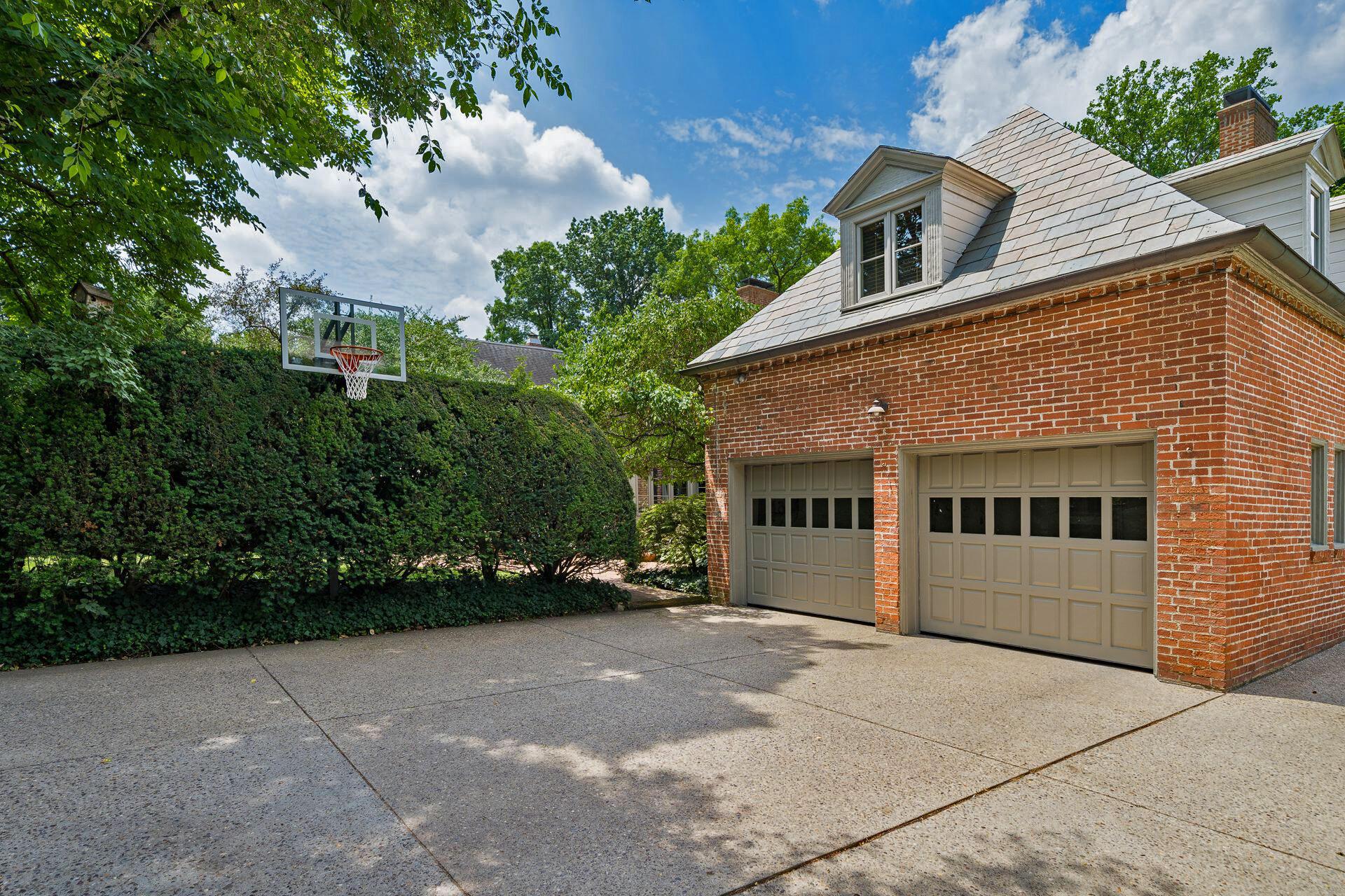 180 Ashbourne Road Columbus, OH 43209 - Photo 51 of 62 Garage