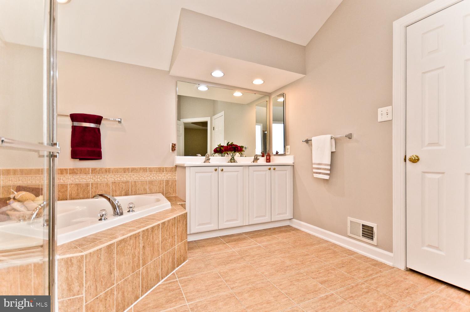 8006 Kingsmill Road Brandywine, MD 20613 - Photo 33 of 47 Ensuite View