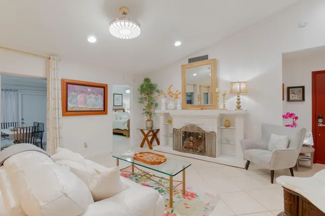 $389,000 | 115 Ramblewood Circle, Royal Palm Beach, FL 33411