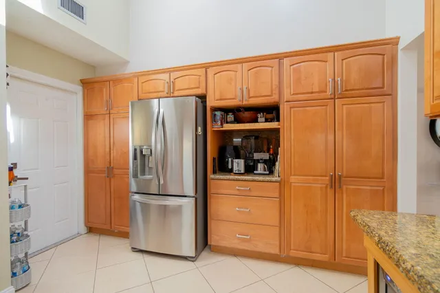 $389,000 | 115 Ramblewood Circle, Royal Palm Beach, FL 33411