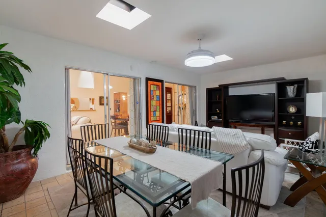 $389,000 | 115 Ramblewood Circle, Royal Palm Beach, FL 33411