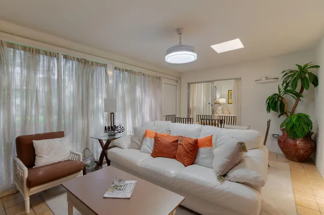 $389,000 | 115 Ramblewood Circle, Royal Palm Beach, FL 33411