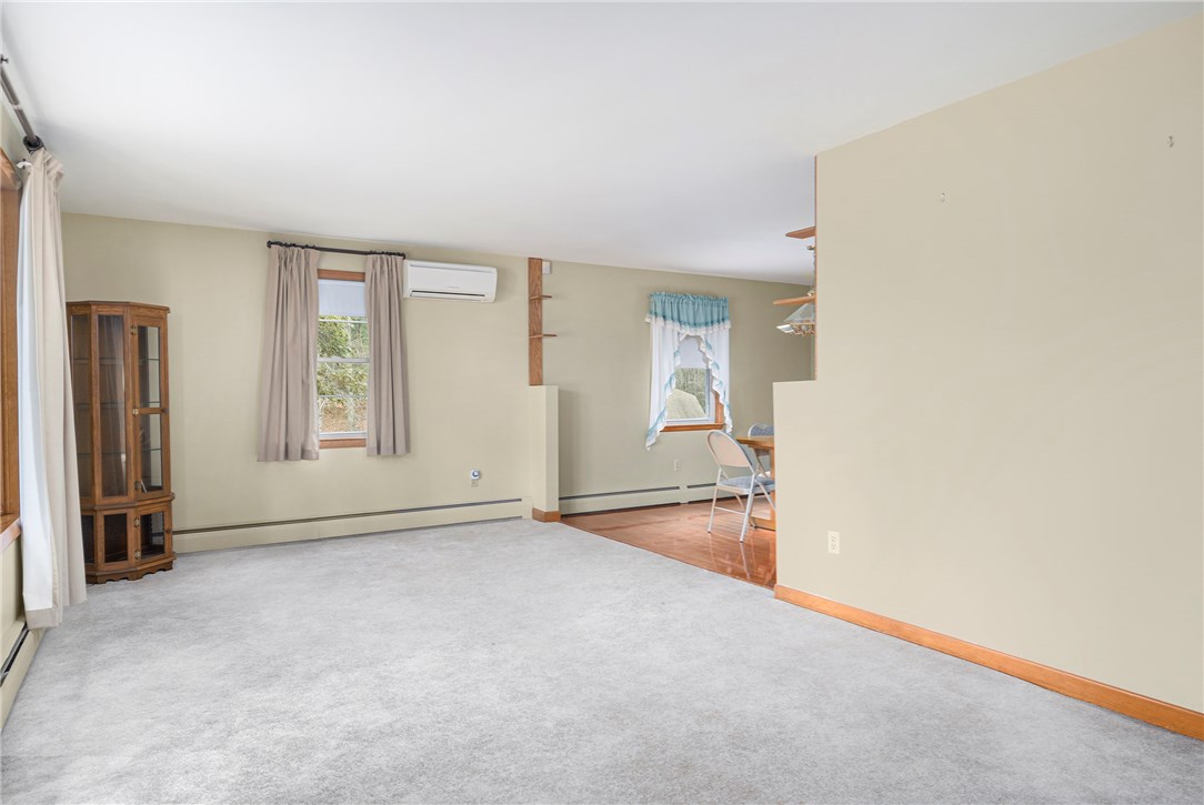 375 Angell Road Lincoln, RI 02865 - Photo 20 of 43 Living Room