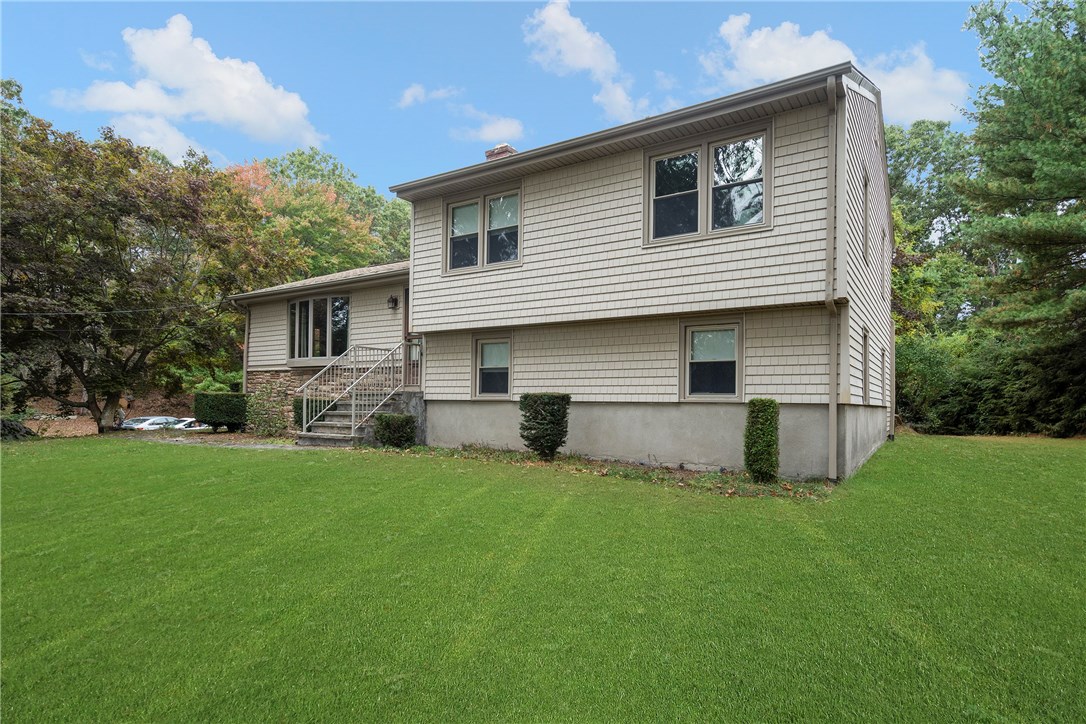 375 Angell Road Lincoln, RI 02865 - Photo 3 of 43 Right Front