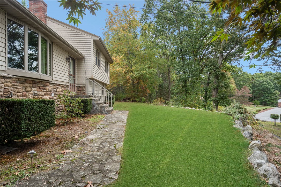 375 Angell Road Lincoln, RI 02865 - Photo 4 of 43 Left Front