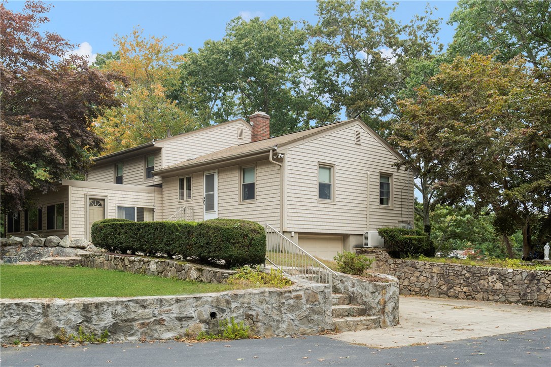 375 Angell Road Lincoln, RI 02865 - Photo 9 of 43 Right Rear