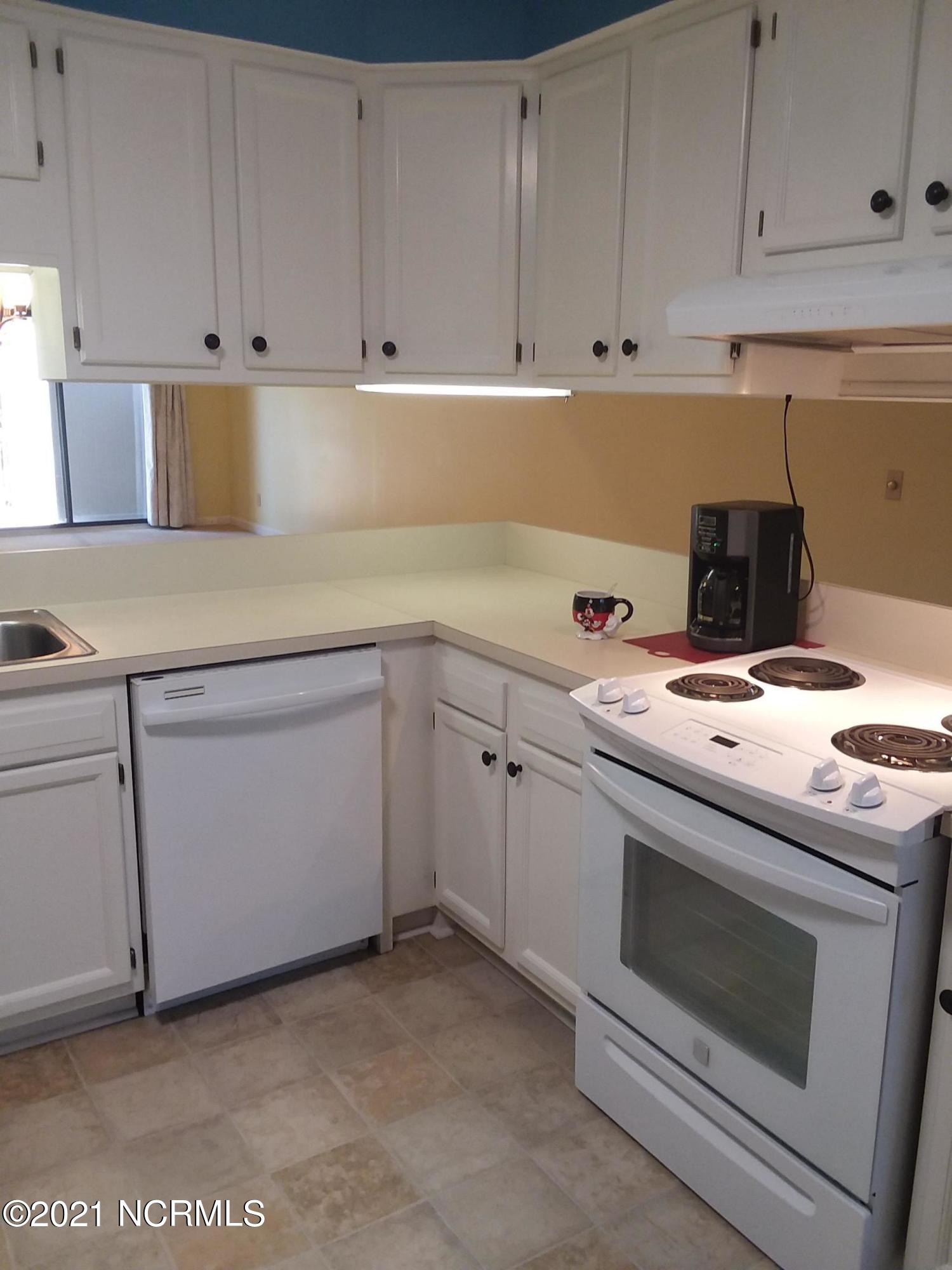 1963 Quail Ridge Road, Unit A Greenville, NC 27858 - Photo 8 of 40 8