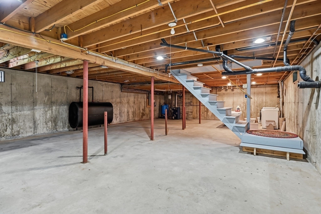 414 Mountain Road Holyoke, MA 01040 - Photo 31 of 42 Gallery Image 31