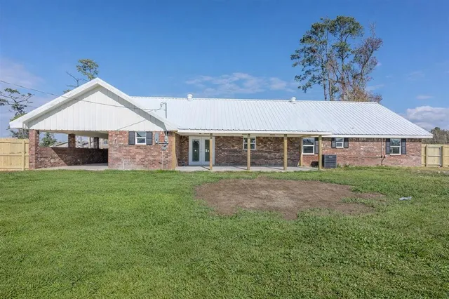 $324,900 | 1563 Noelie Street, Lake Charles, LA 70611