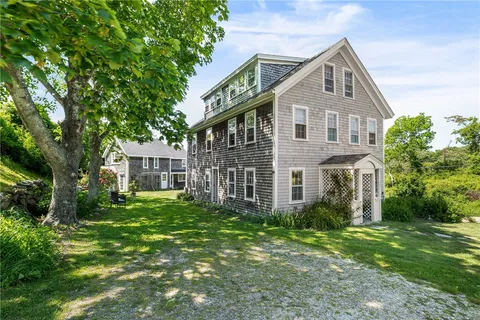 $2,295,000 | 557 Center Road, Block Island, RI 02807