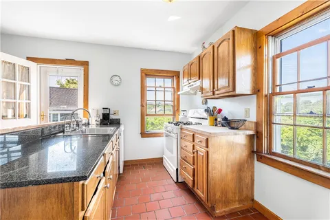 $2,295,000 | 557 Center Road, Block Island, RI 02807
