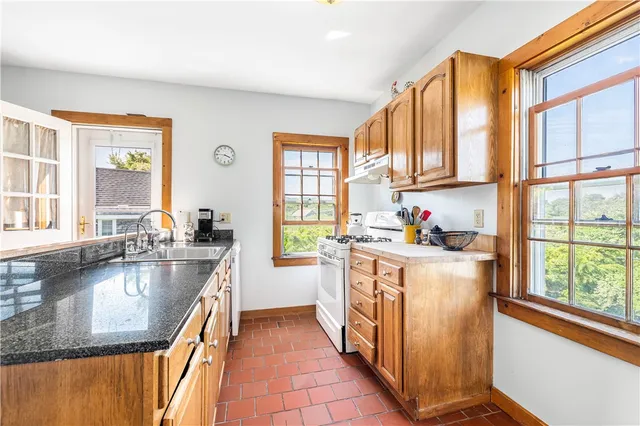 $2,295,000 | 557 Center Road, Block Island, RI 02807