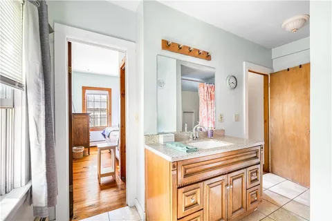 $2,295,000 | 557 Center Road, Block Island, RI 02807