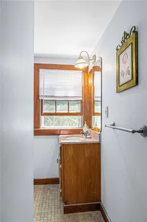 $2,295,000 | 557 Center Road, Block Island, RI 02807