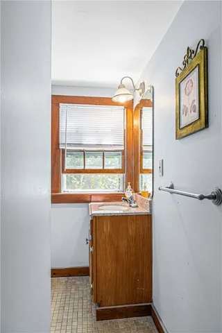 $2,295,000 | 557 Center Road, Block Island, RI 02807