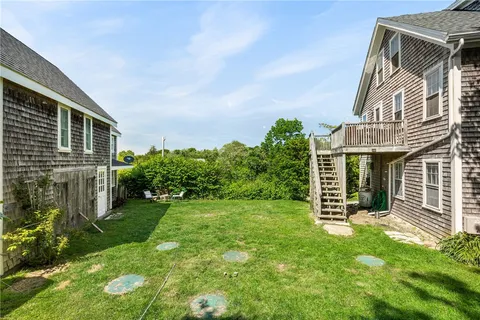 $2,295,000 | 557 Center Road, Block Island, RI 02807