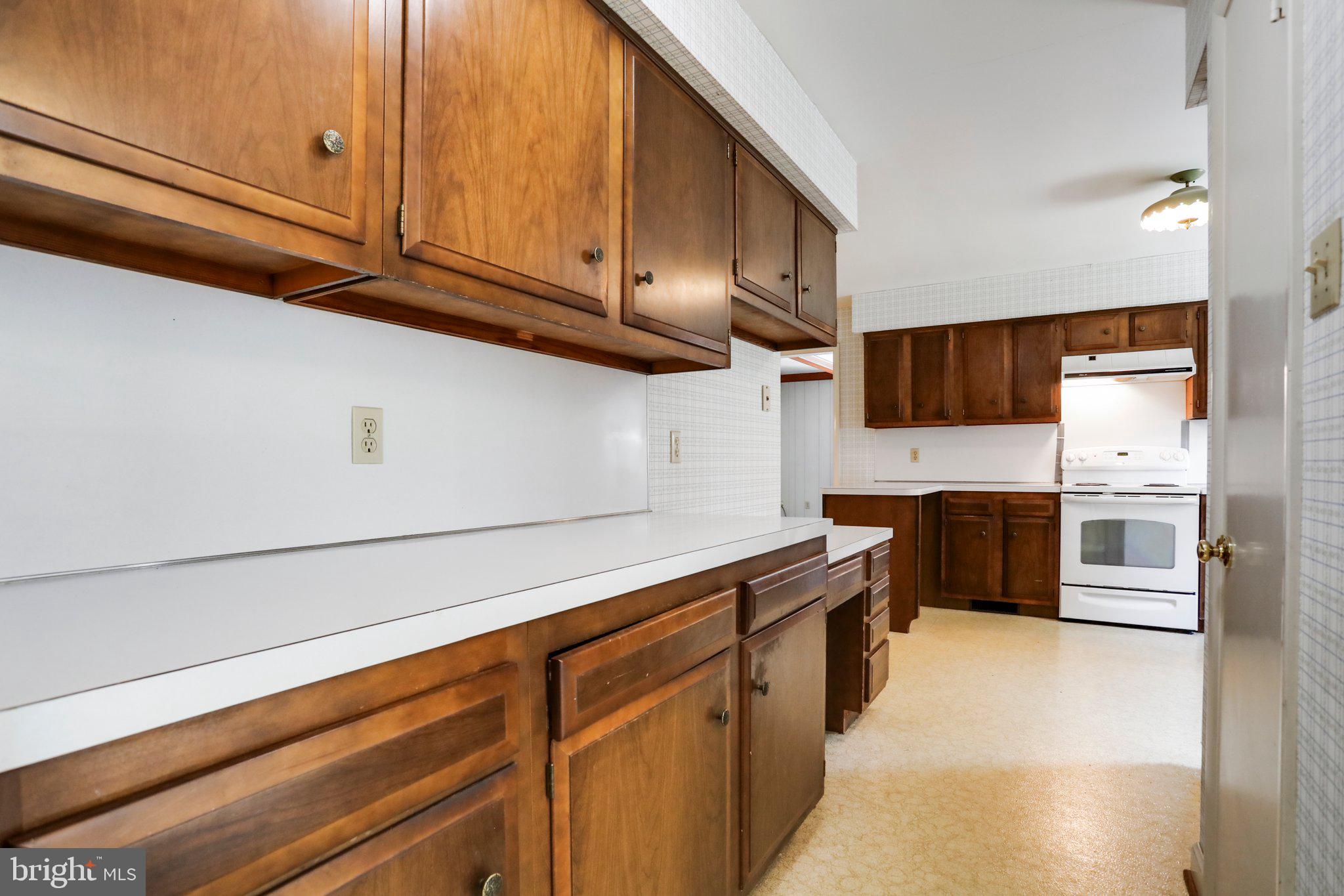 19735 Meadowbrook Road Hagerstown, MD 21742 - Photo 12 of 62 Kitchen; lots of cabinet space