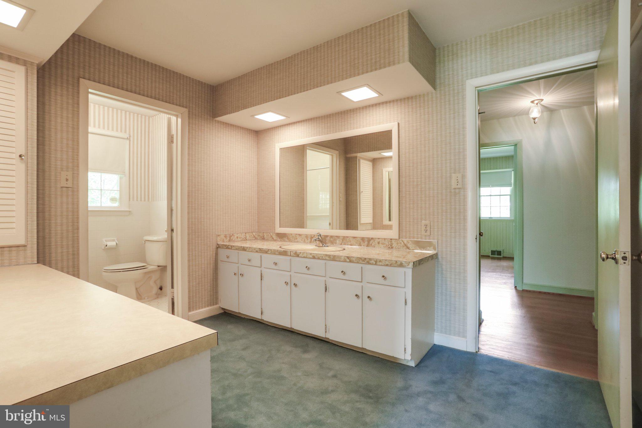 19735 Meadowbrook Road Hagerstown, MD 21742 - Photo 38 of 62 Dressing room