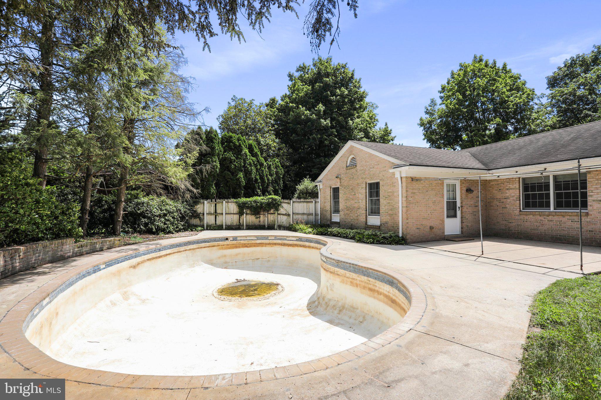 19735 Meadowbrook Road Hagerstown, MD 21742 - Photo 51 of 62 Pool