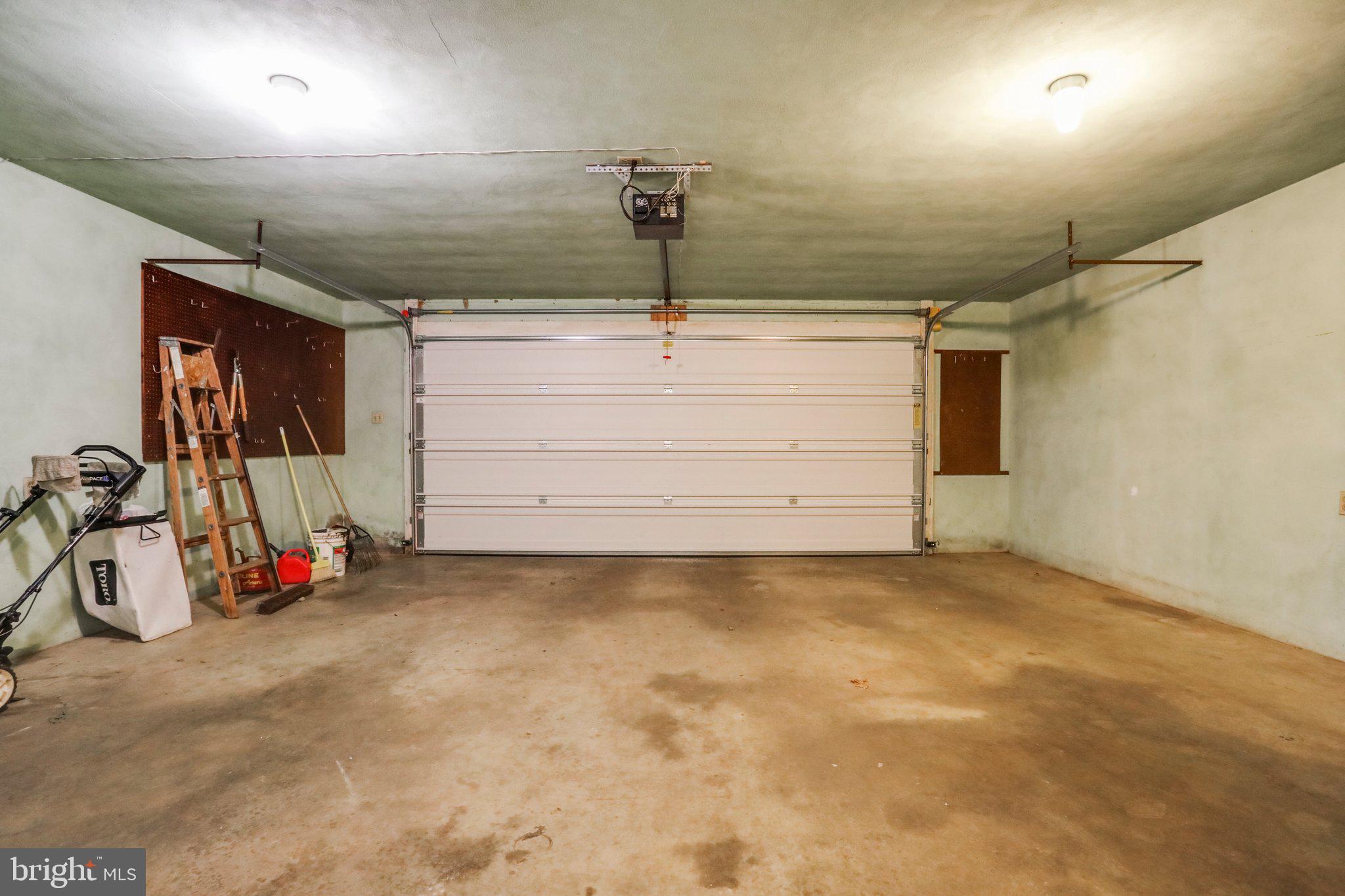 19735 Meadowbrook Road Hagerstown, MD 21742 - Photo 8 of 62 Garage interior