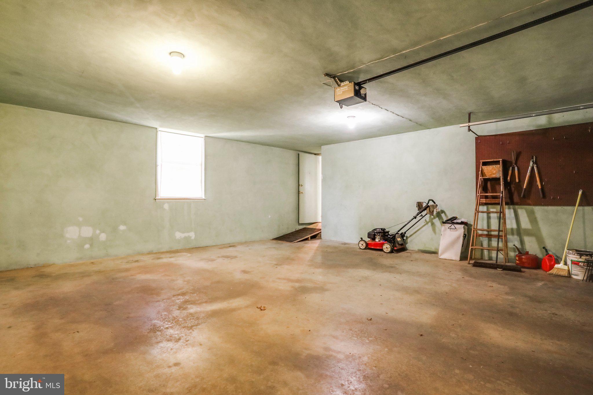 19735 Meadowbrook Road Hagerstown, MD 21742 - Photo 9 of 62 Garage interior