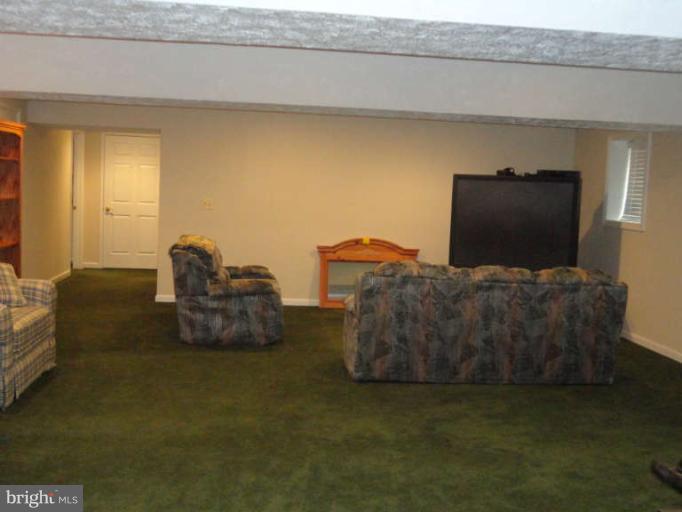 11983 Dumfries Road Manassas, VA 20112 - Photo 11 of 24 Family Room