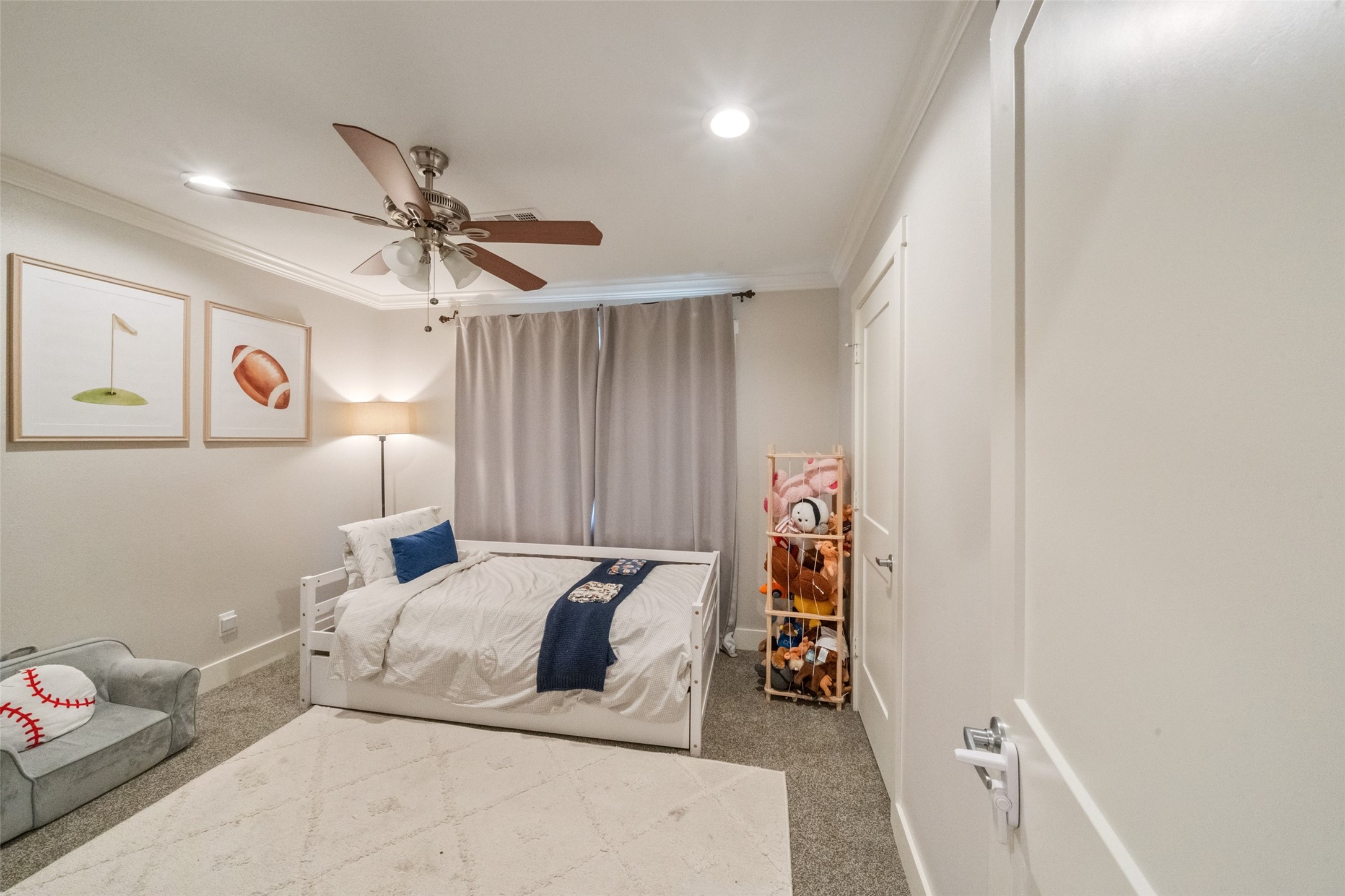 8710 Burkhart Road Houston, TX 77055 - Photo 12 of 47