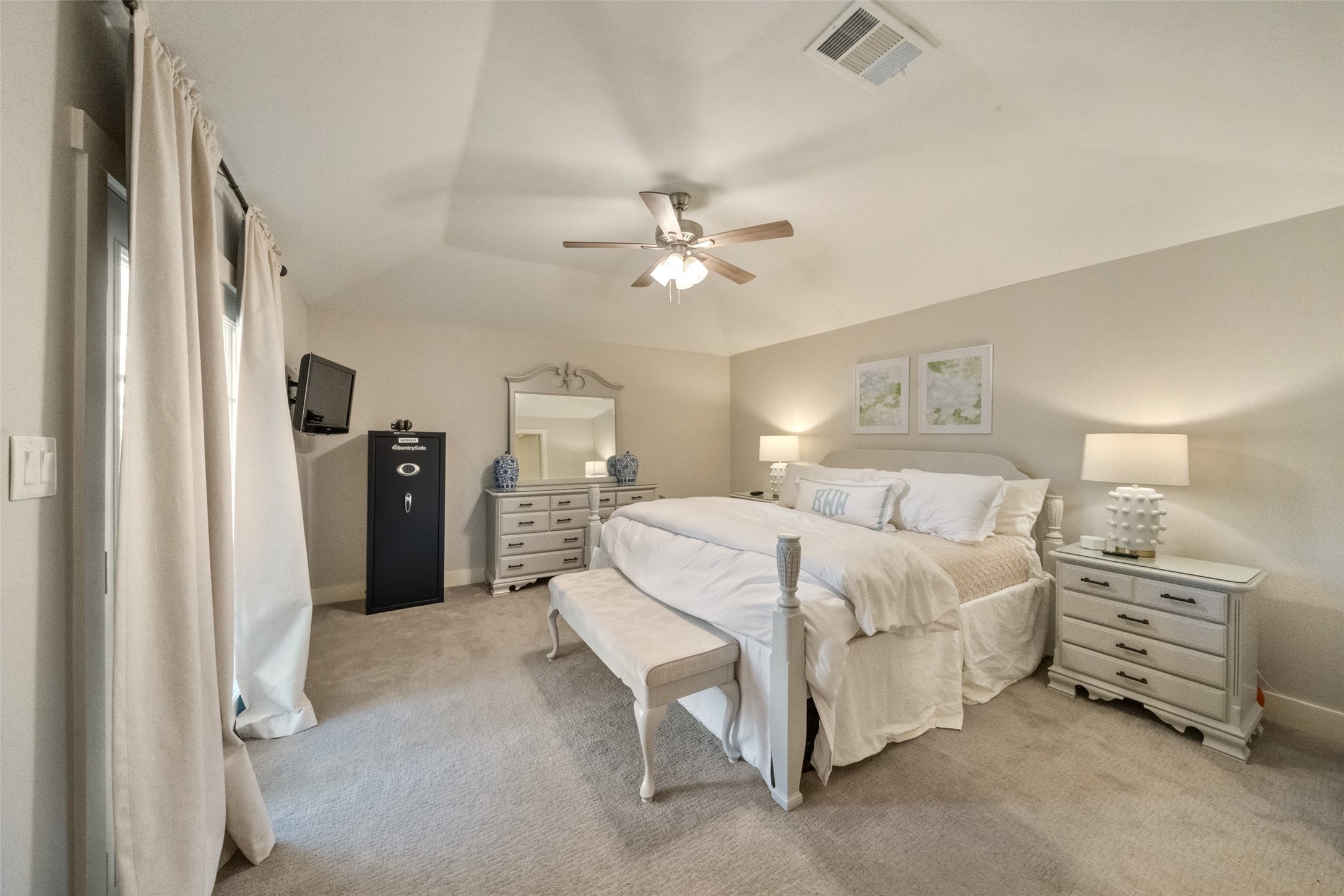 8710 Burkhart Road Houston, TX 77055 - Photo 13 of 47