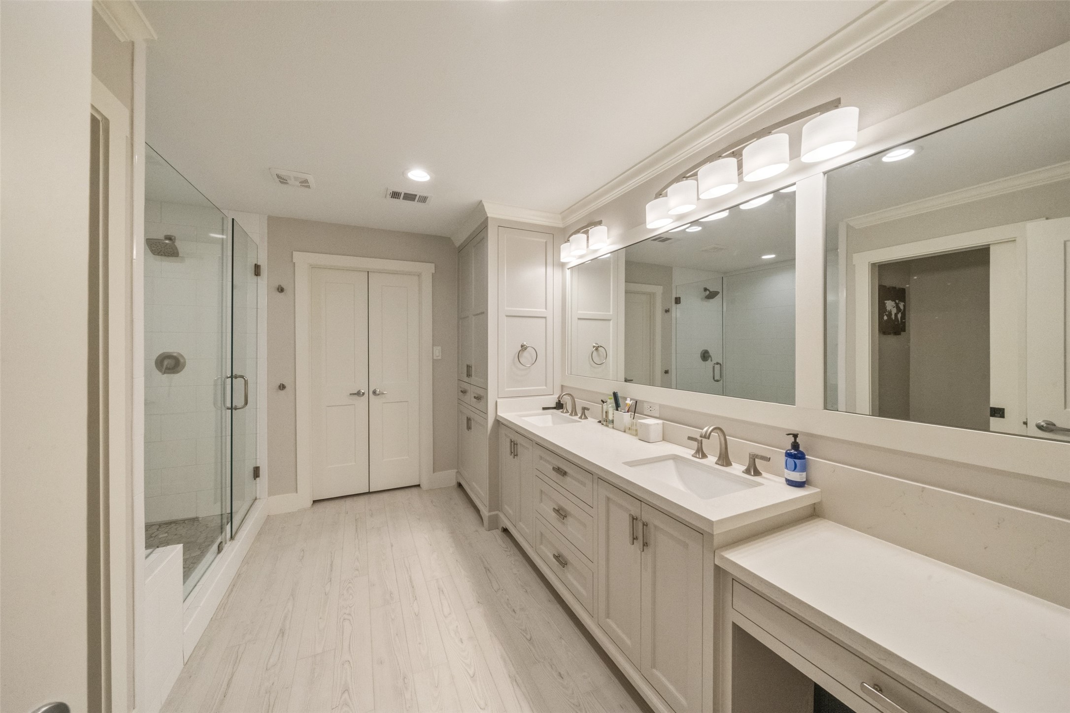 8710 Burkhart Road Houston, TX 77055 - Photo 15 of 47