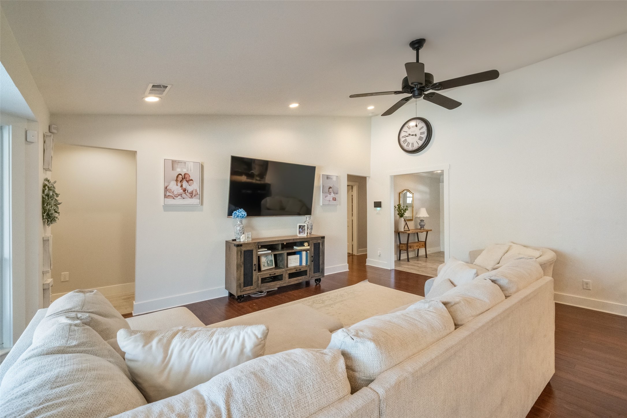 8710 Burkhart Road Houston, TX 77055 - Photo 16 of 47