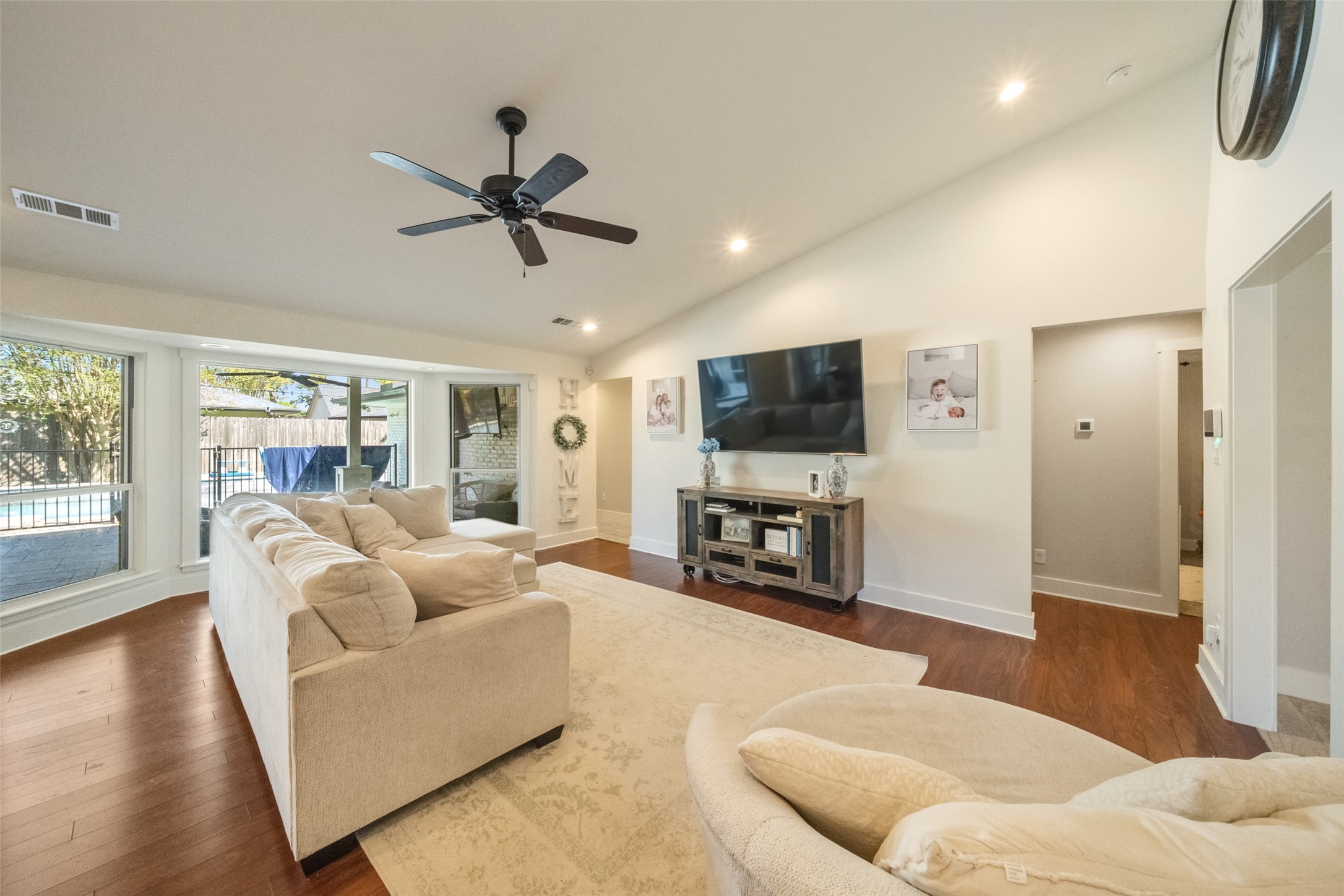 8710 Burkhart Road Houston, TX 77055 - Photo 18 of 47