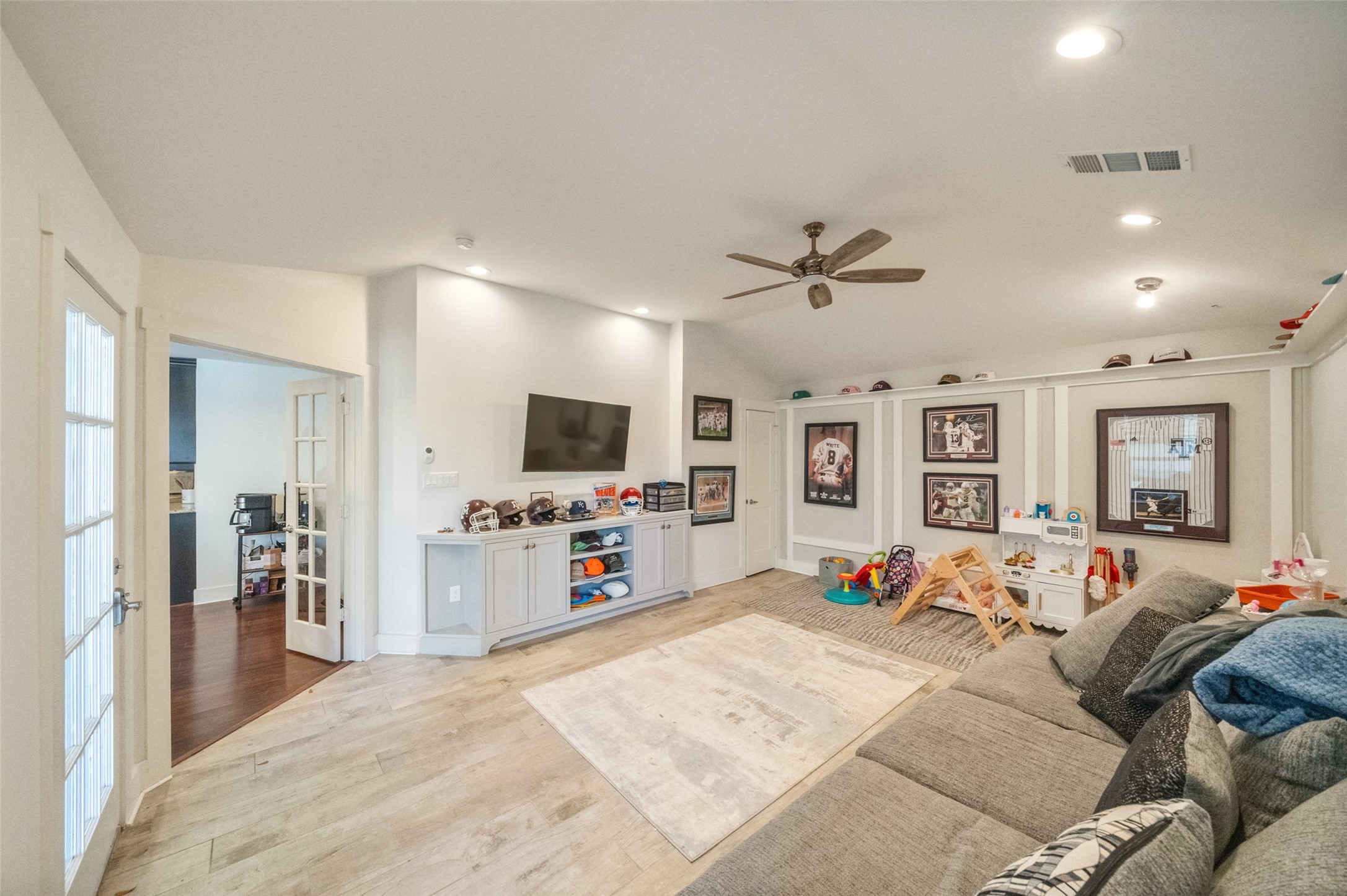 8710 Burkhart Road Houston, TX 77055 - Photo 20 of 47