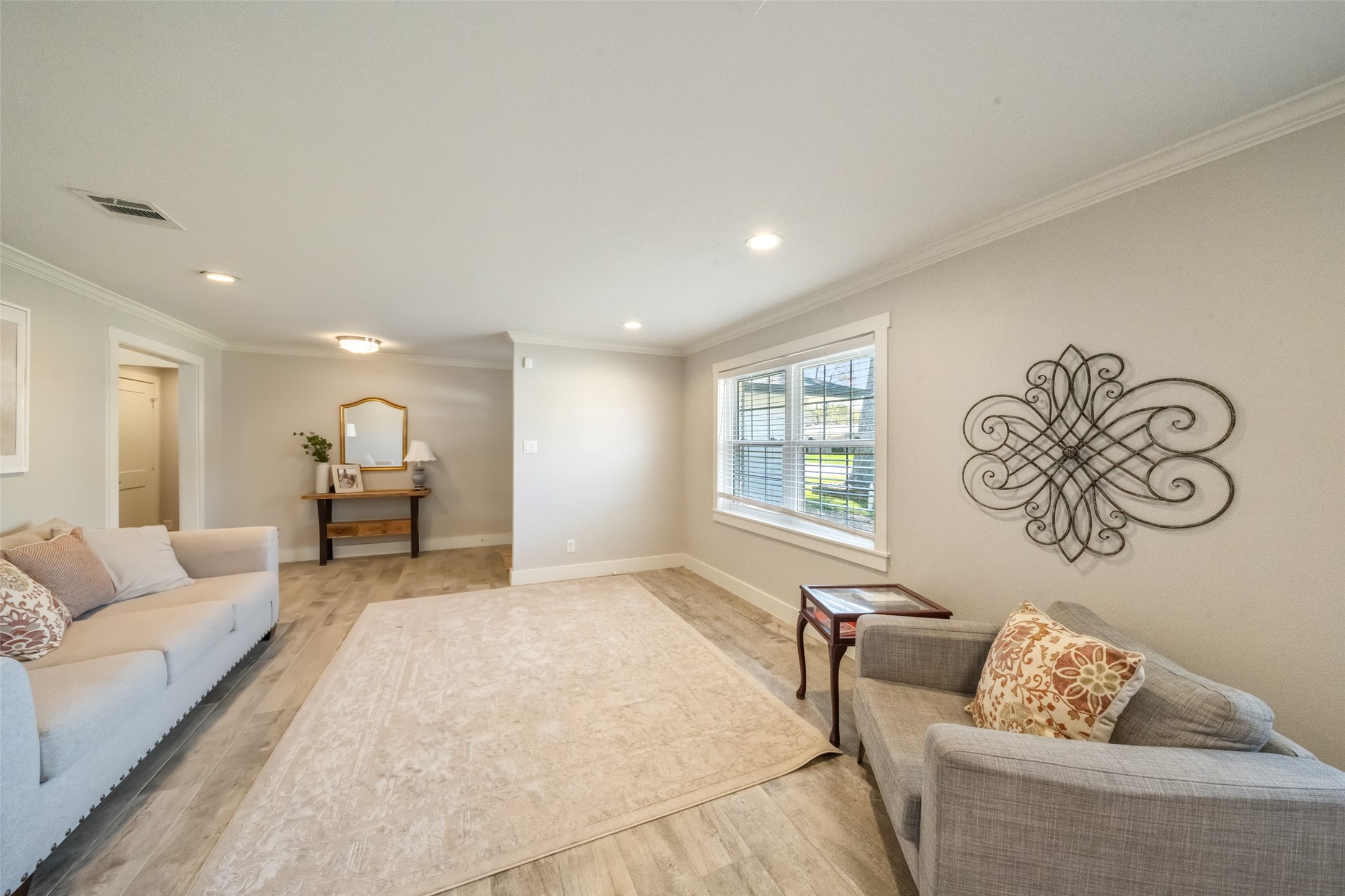 8710 Burkhart Road Houston, TX 77055 - Photo 8 of 47