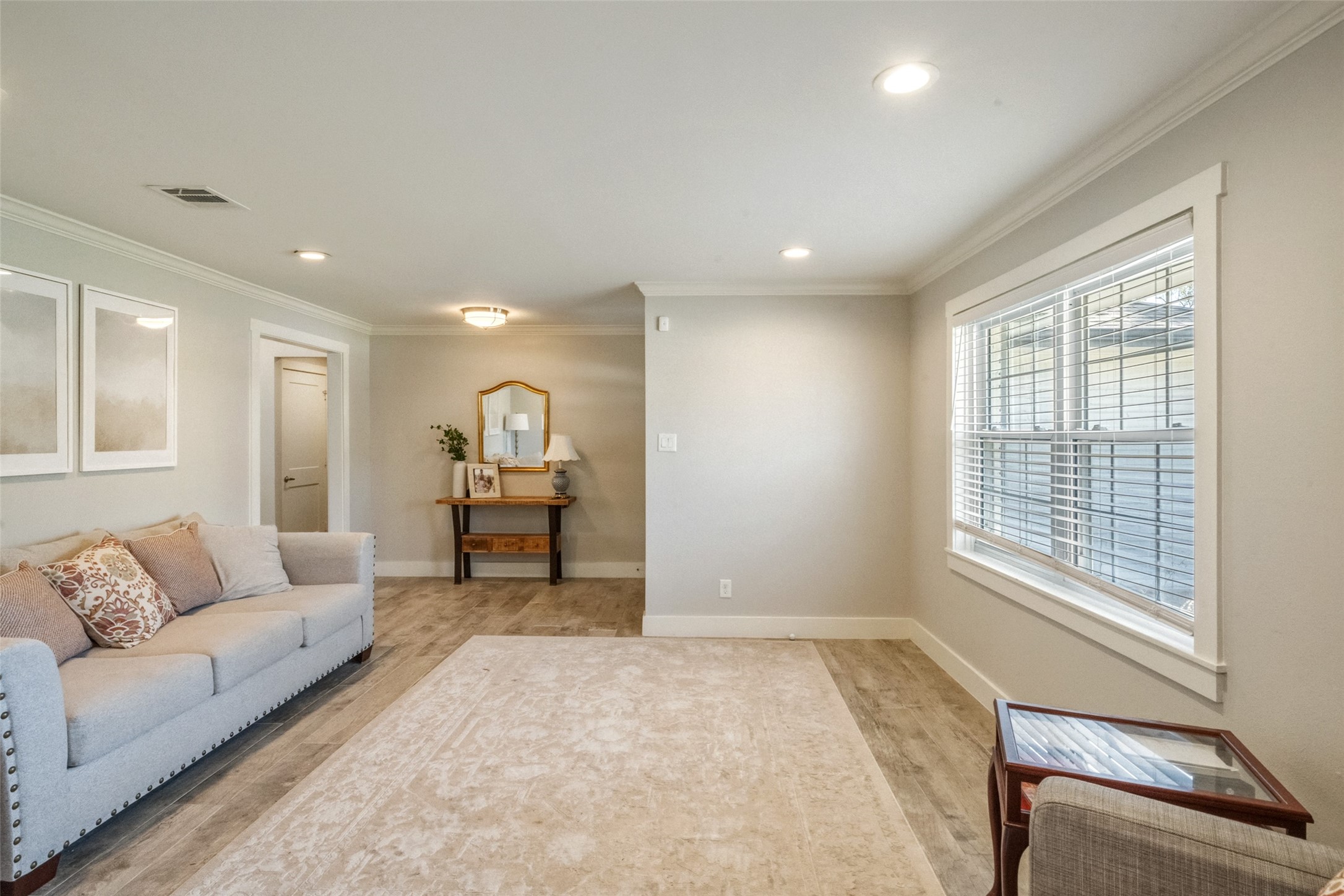 8710 Burkhart Road Houston, TX 77055 - Photo 9 of 47