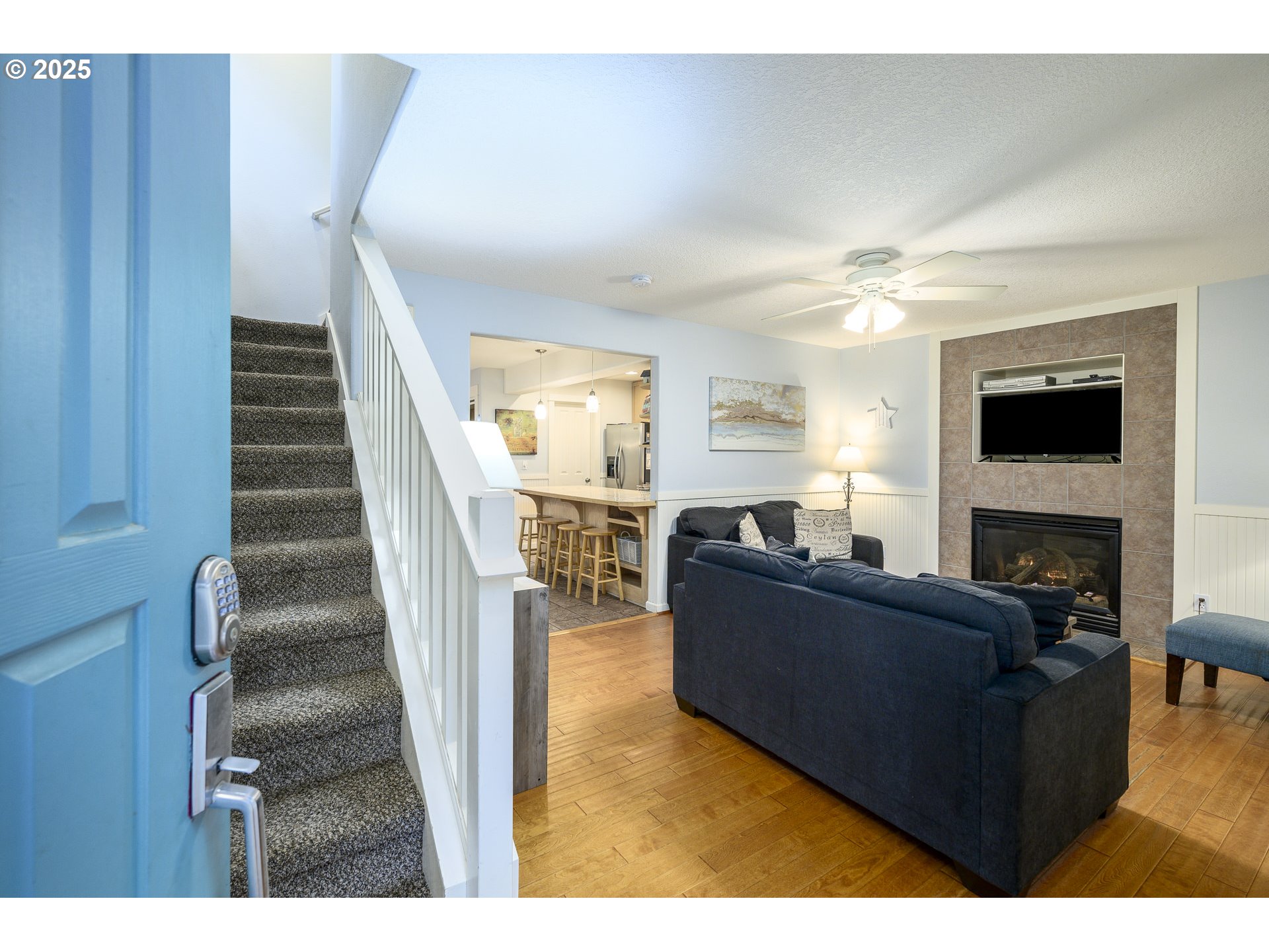 265 Bunchberry Way Depoe Bay, OR 97341 - Photo 14 of 34 Living Room/Entrance