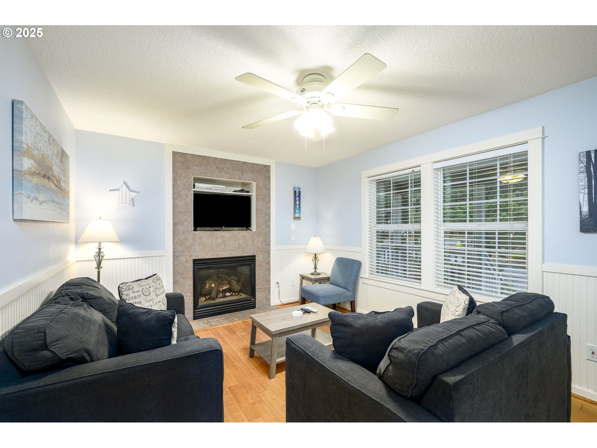 265 Bunchberry Way Depoe Bay, OR 97341 - Photo 15 of 34 Living Room