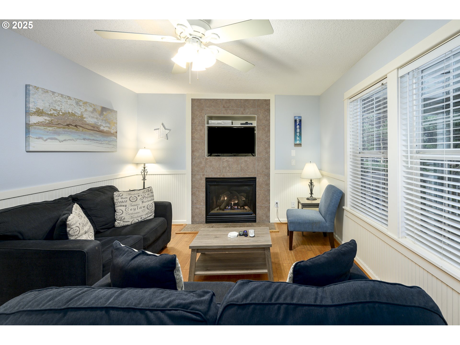 265 Bunchberry Way Depoe Bay, OR 97341 - Photo 16 of 34 Living Room