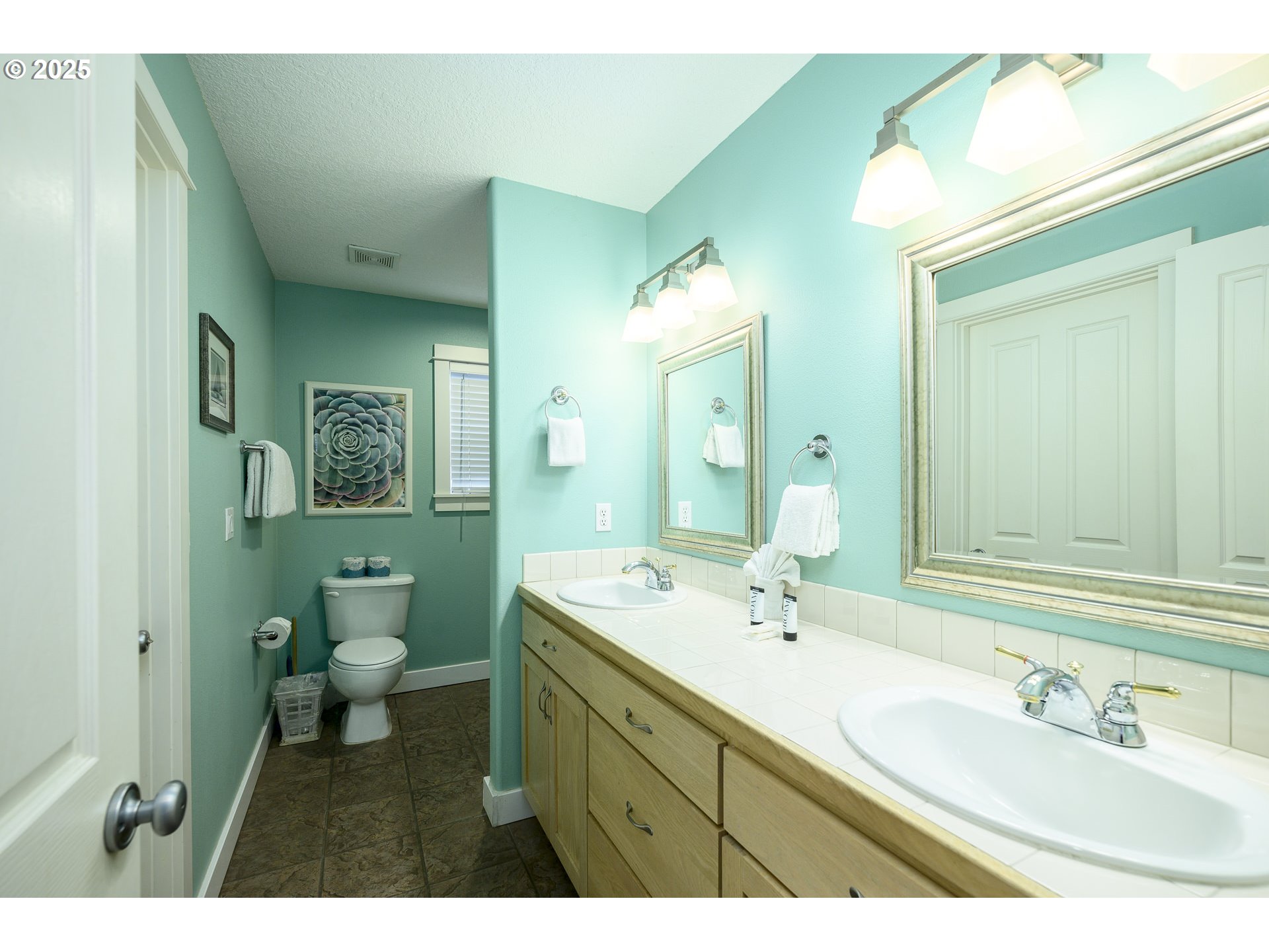 265 Bunchberry Way Depoe Bay, OR 97341 - Photo 25 of 34 Bathroom