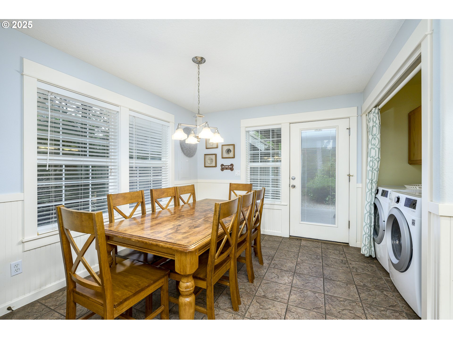265 Bunchberry Way Depoe Bay, OR 97341 - Photo 10 of 34 Dining Area