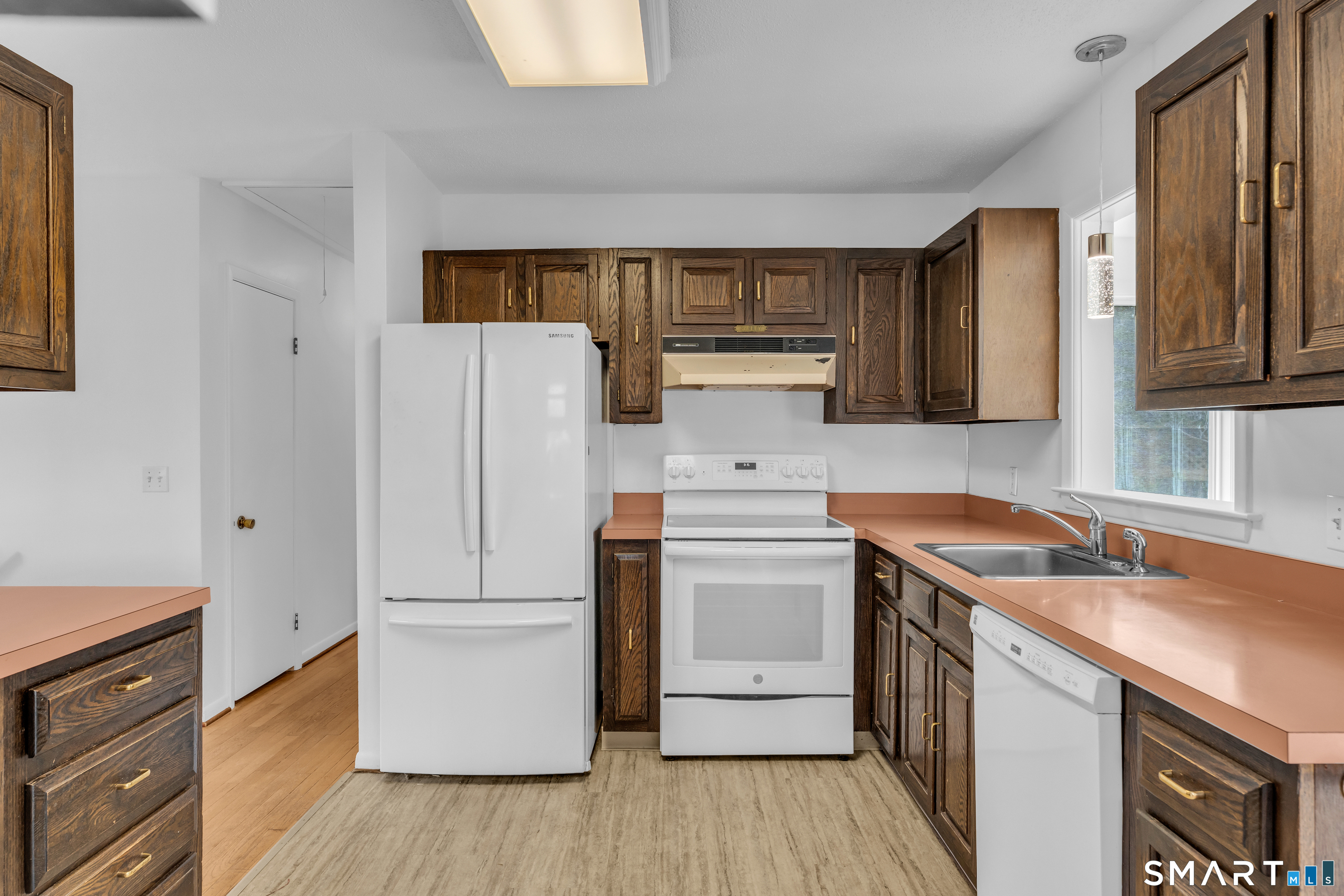 282 Millstone Rd No 1 Waterford, CT 06385 - Photo 18 of 40