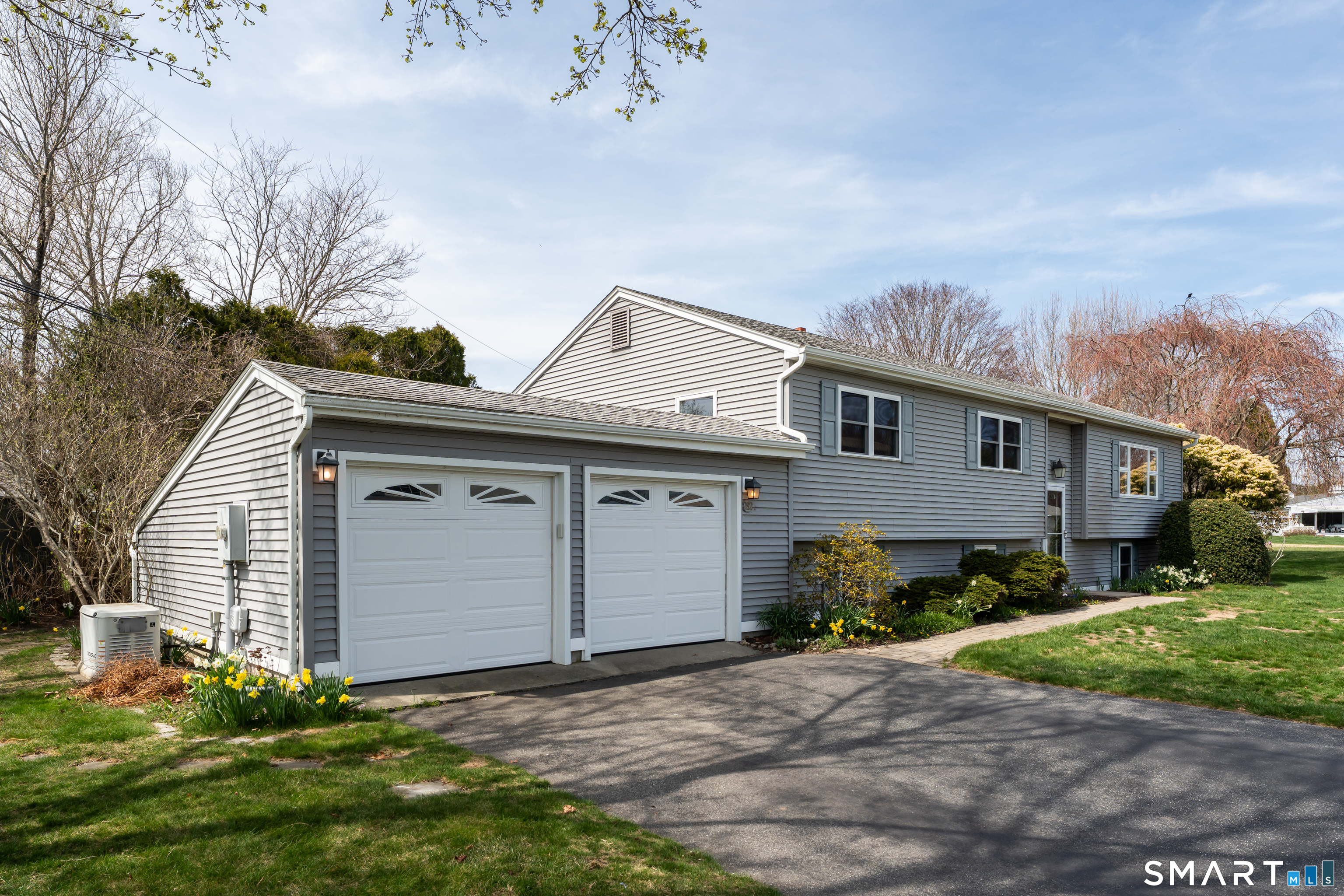 282 Millstone Rd No 1 Waterford, CT 06385 - Photo 2 of 40