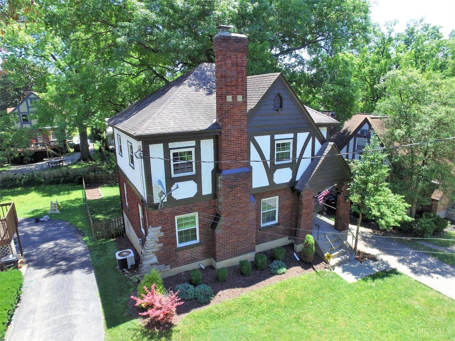 5962 Lester Road Cincinnati, OH 45213 - Photo 3 of 24