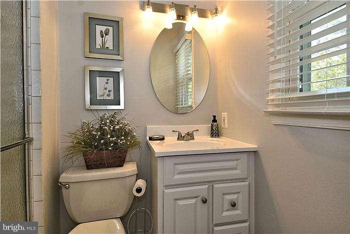 12551 Heurich Road Silver Spring, MD 20902 - Photo 25 of 30 Bath (Master)