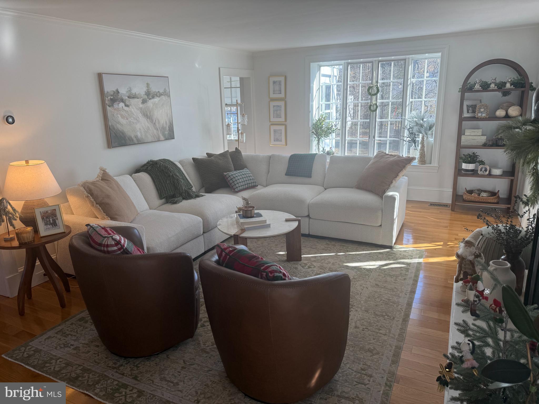 7113 Bristol Road Baltimore, MD 21212 - Photo 11 of 31 a living room with furniture and a window