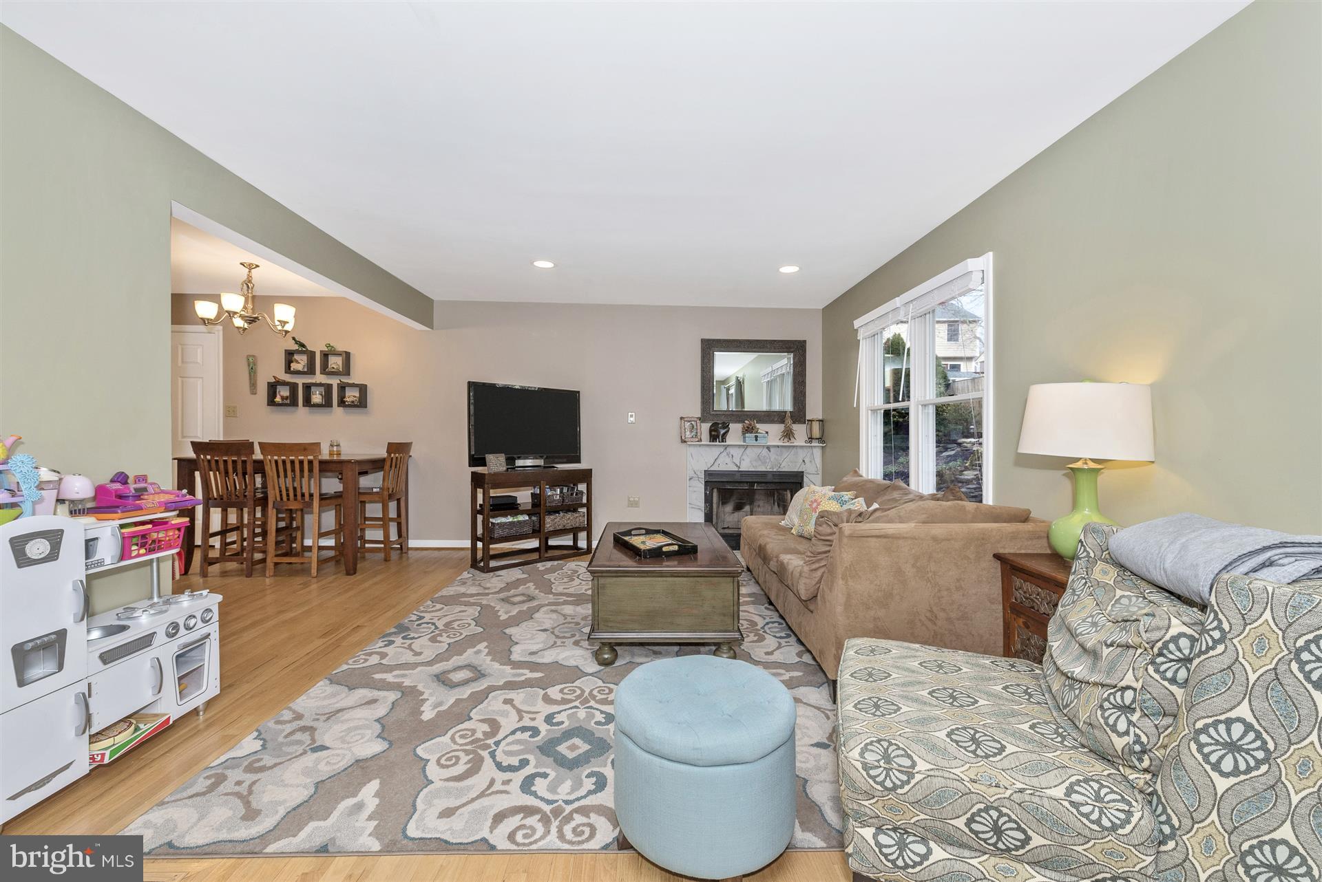 6589 Hemlock Point Road New Market, MD 21774 - Photo 13 of 30 Living Room