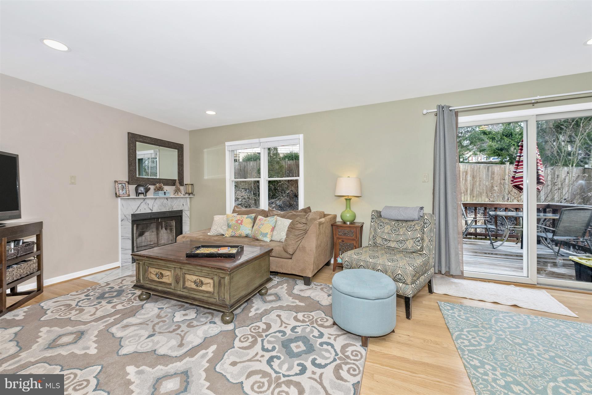 6589 Hemlock Point Road New Market, MD 21774 - Photo 16 of 30 Living Room