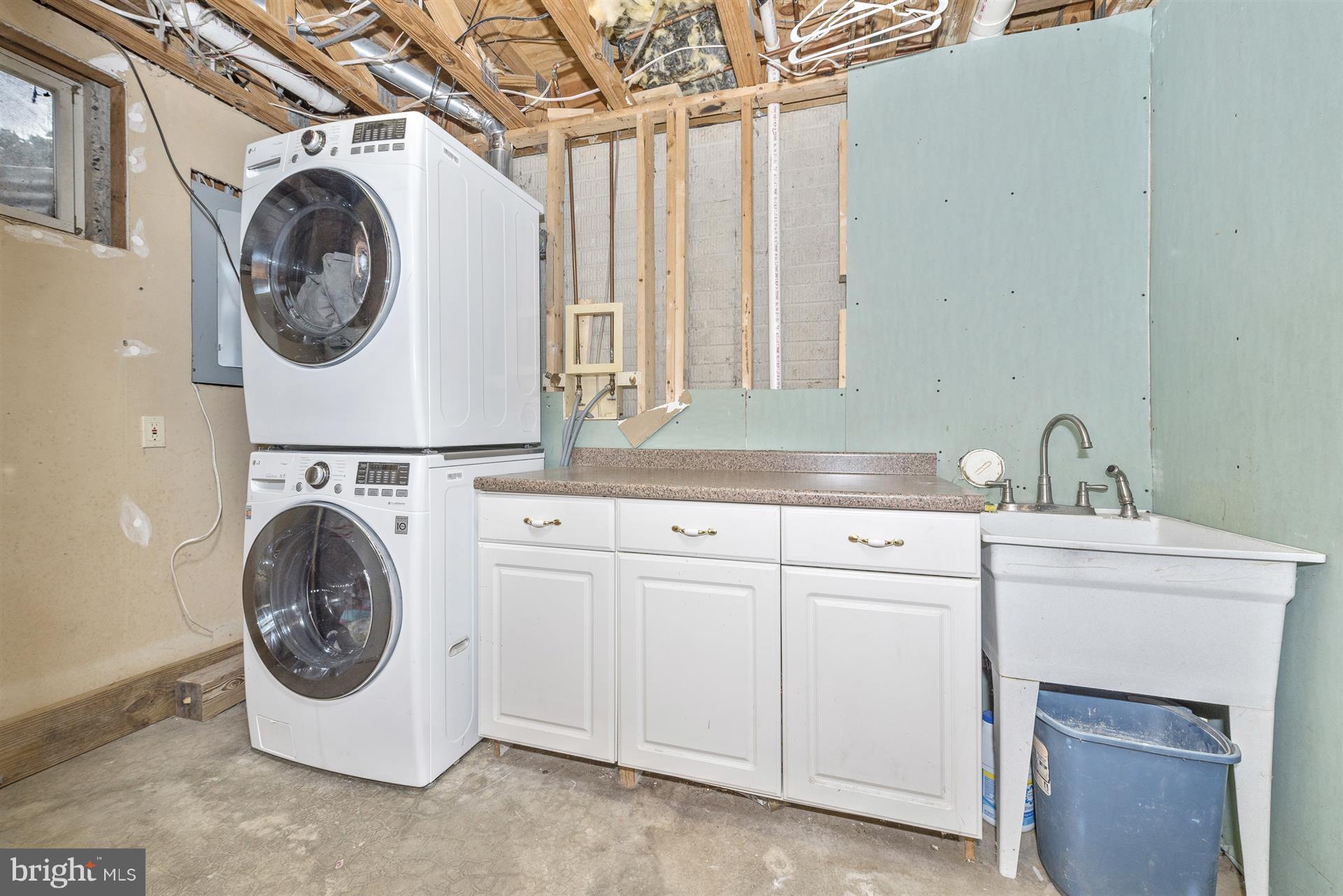6589 Hemlock Point Road New Market, MD 21774 - Photo 26 of 30 Laundry area